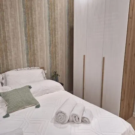 Domus 0143 Bed & Breakfast