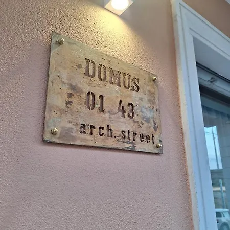 Domus 0143 Bed & Breakfast