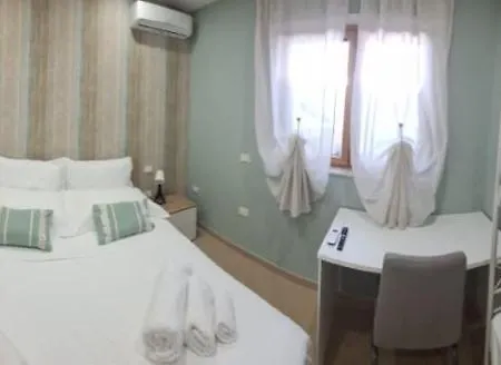 Domus 0143 Bed & Breakfast *