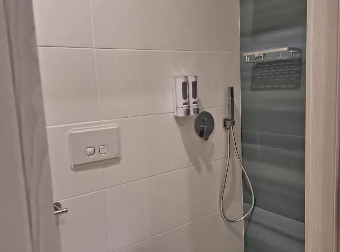 לינה וארוחת בוקר Domus 0143 3*