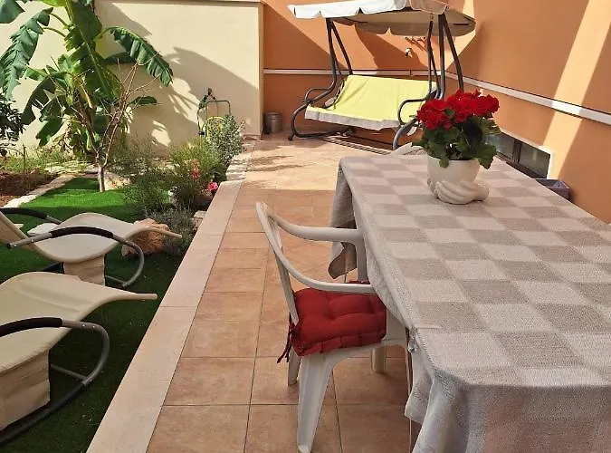 Domus 0143 לינה וארוחת בוקר